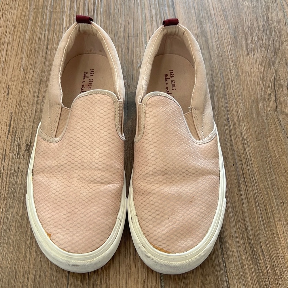 Zara size 39 pink slip ons